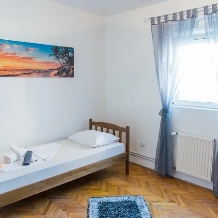 Апартаменты Apartment Zara *